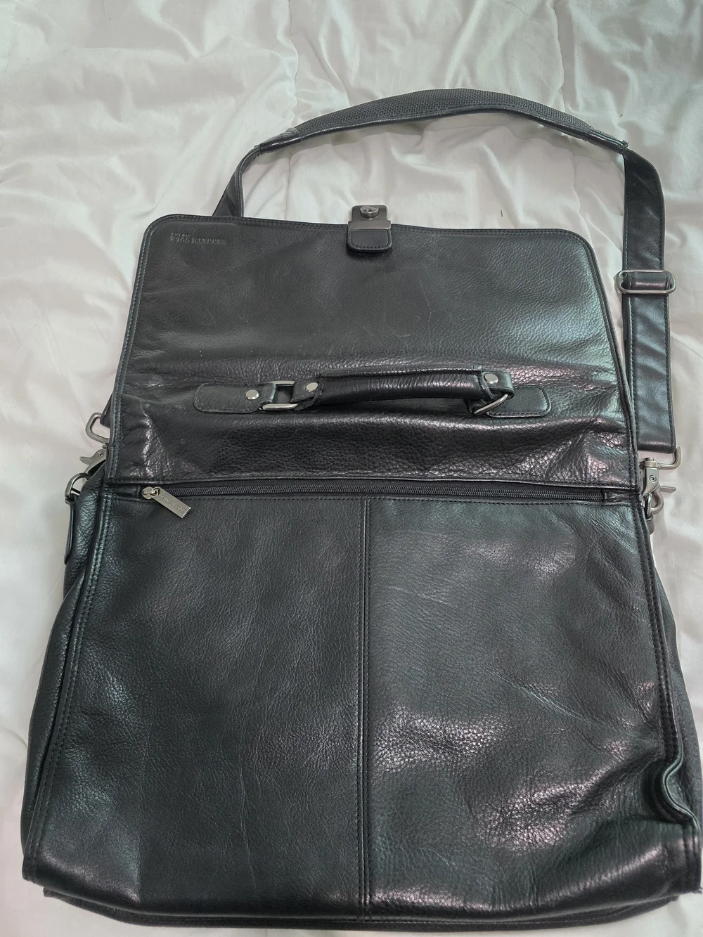 Kenneth Cole Black Leather Messenger Briefcase with Shoulder Strap